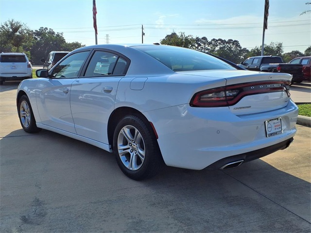 2022 Dodge Charger SXT photo 2