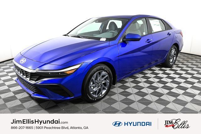 2025 Hyundai Elantra SEL Sport photo 3