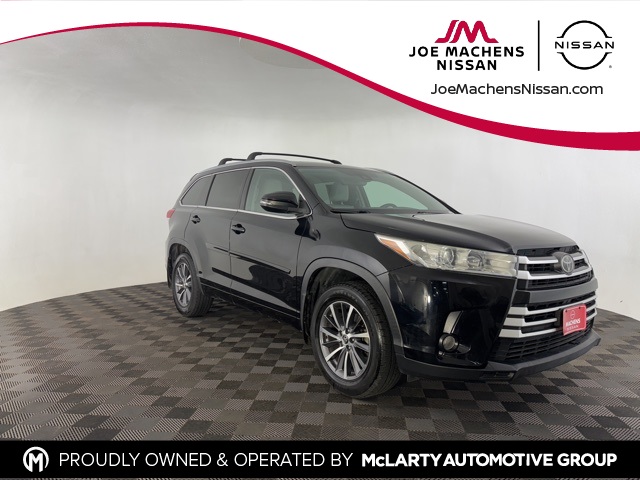 2017 Toyota Highlander XLE's photo