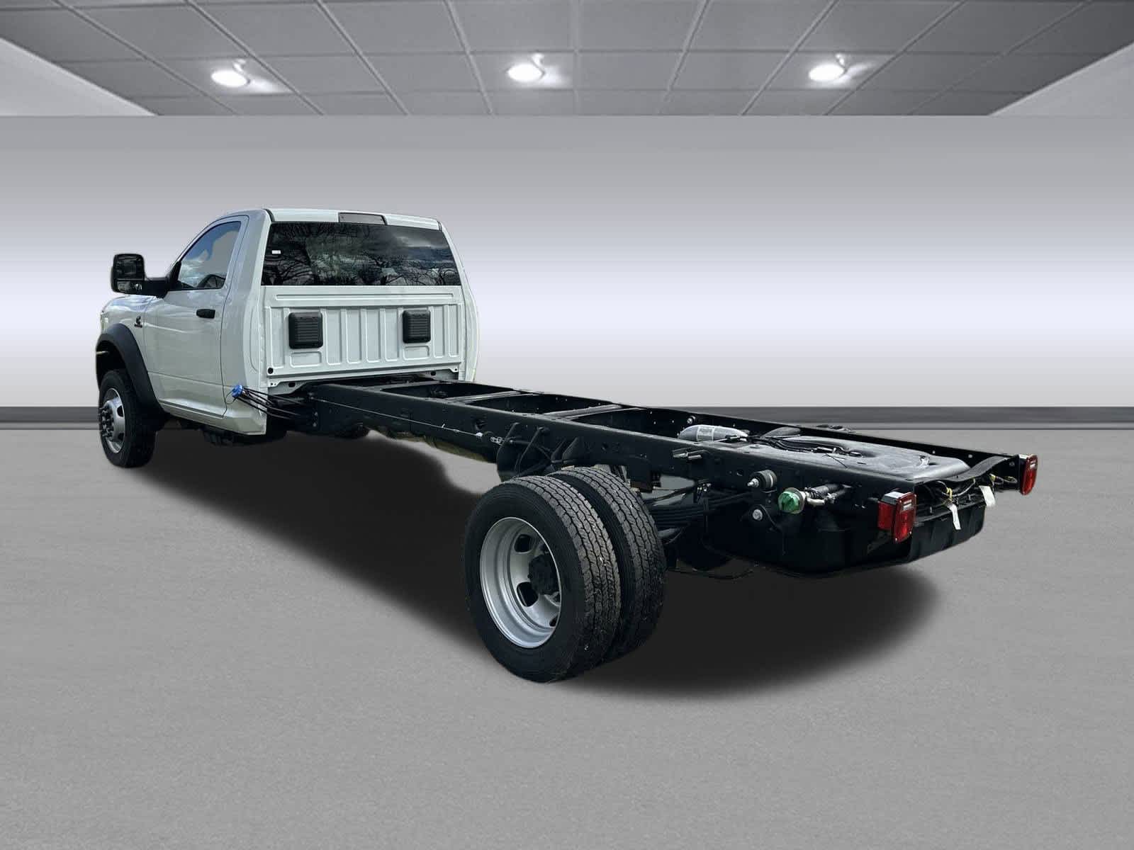2024 Ram 4500 SLT photo 5