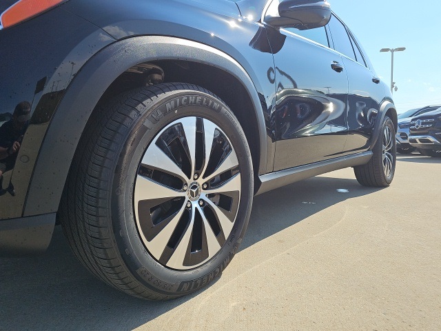 2025 Mercedes Benz GLE 350 4MATIC photo 3