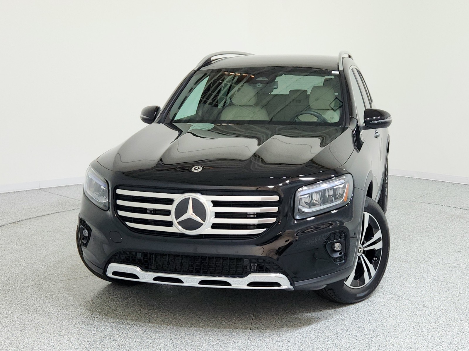 2025 Mercedes Benz GLB 250 photo 2