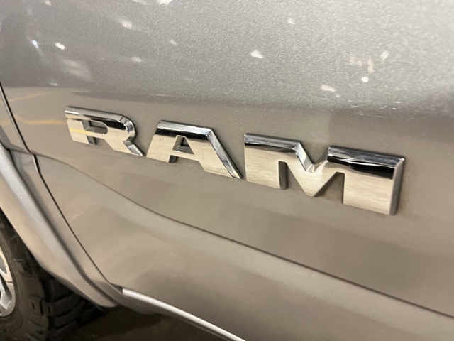 2020 Ram 1500 Laramie photo 25