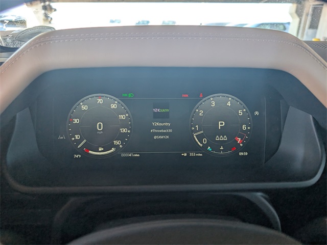 2025 Land Rover Defender 110 S photo 7