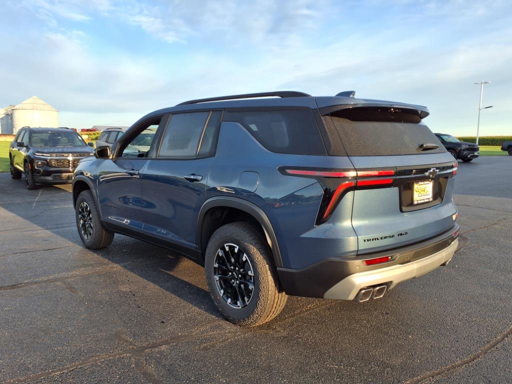 2026 Chevrolet Traverse Z71 photo 2