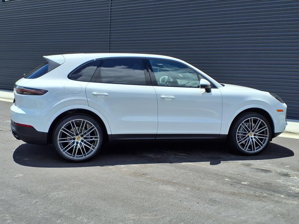 2023 Porsche Cayenne Base photo 28