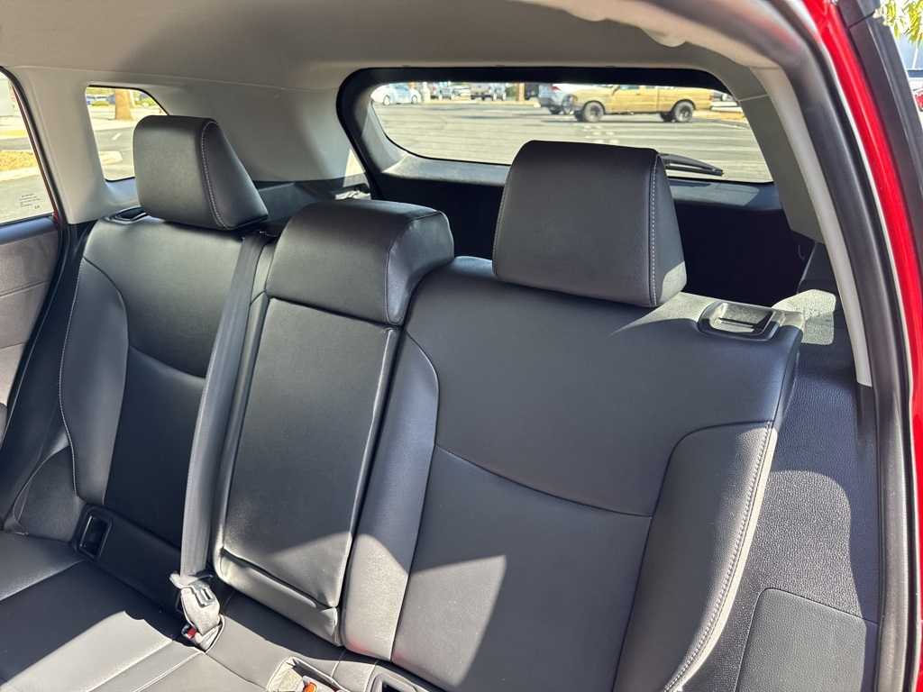2024 Toyota Corolla Cross XLE photo 18