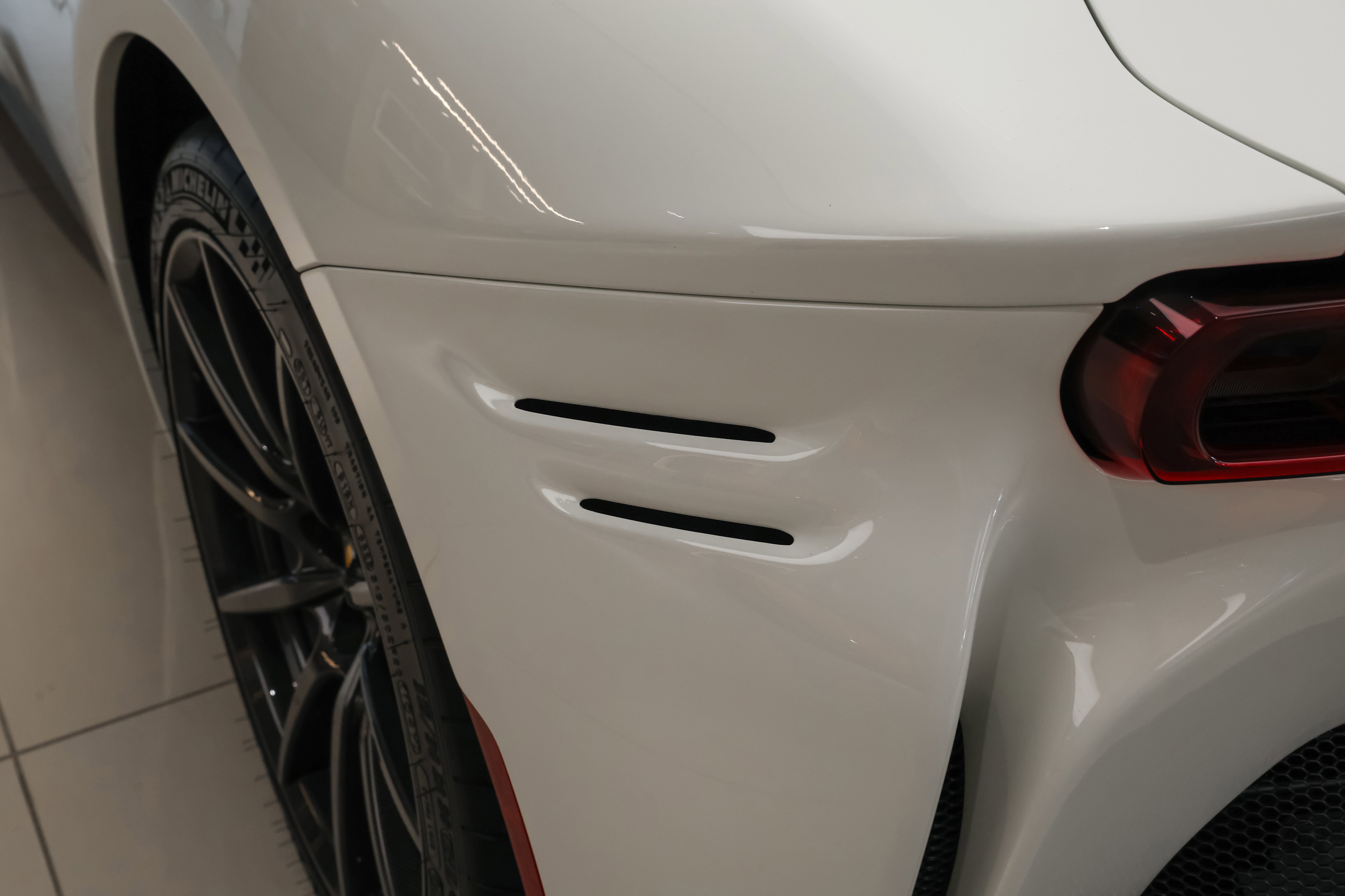 2023 Ferrari SF90 Stradale photo 12