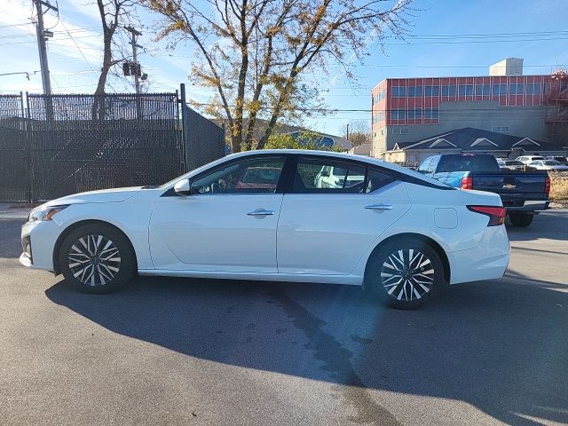 2023 Nissan Altima 2.5 SV photo 4