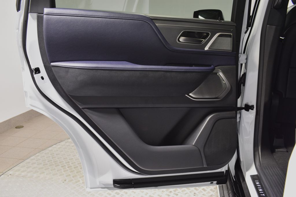 2026 Infiniti QX80 Sensory photo 23