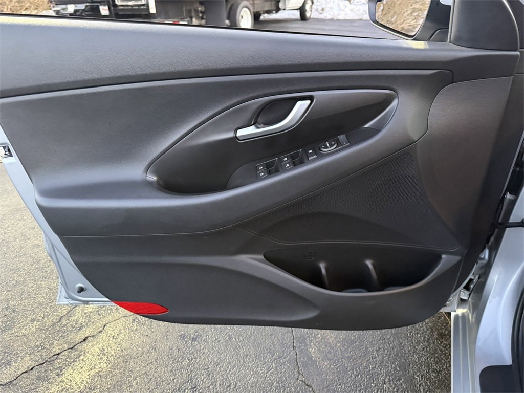 2020 HYUNDAI ELANTRA GT - Image 11