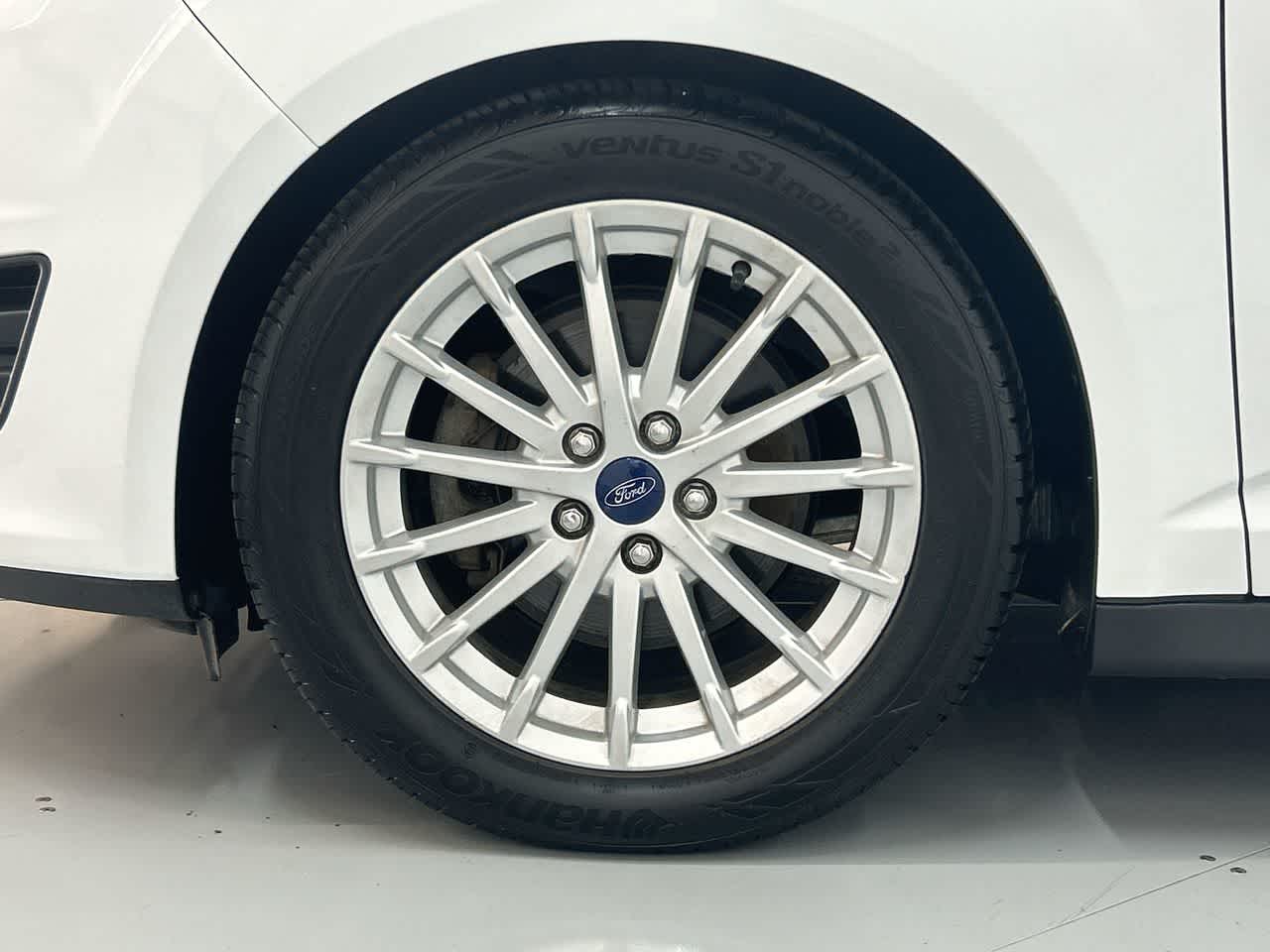2016 Ford C-Max Energi SEL photo 10
