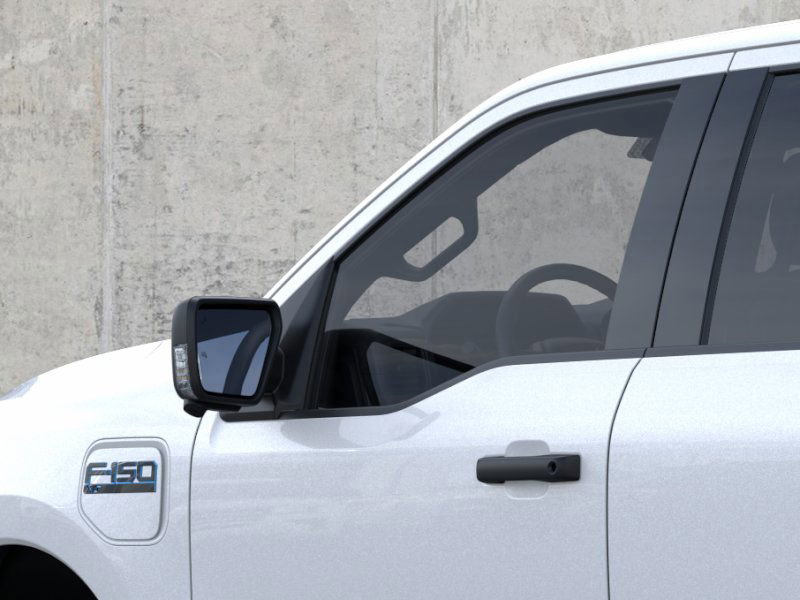 2025 Ford F-150 Lightning XLT photo 10