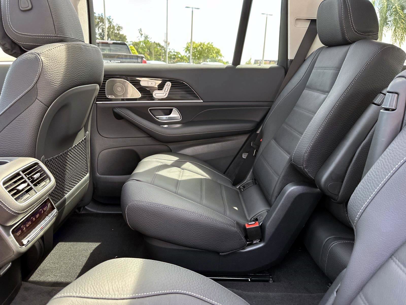 2026 Mercedes Benz GLS 450 4MATIC photo 14