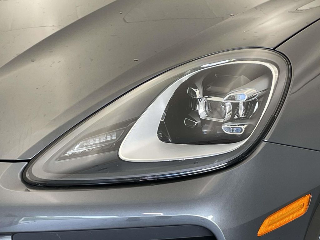 2022 Porsche Cayenne E-Hybrid Base photo 15