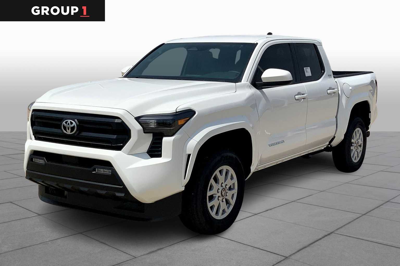 2025 Toyota Tacoma SR5's photo
