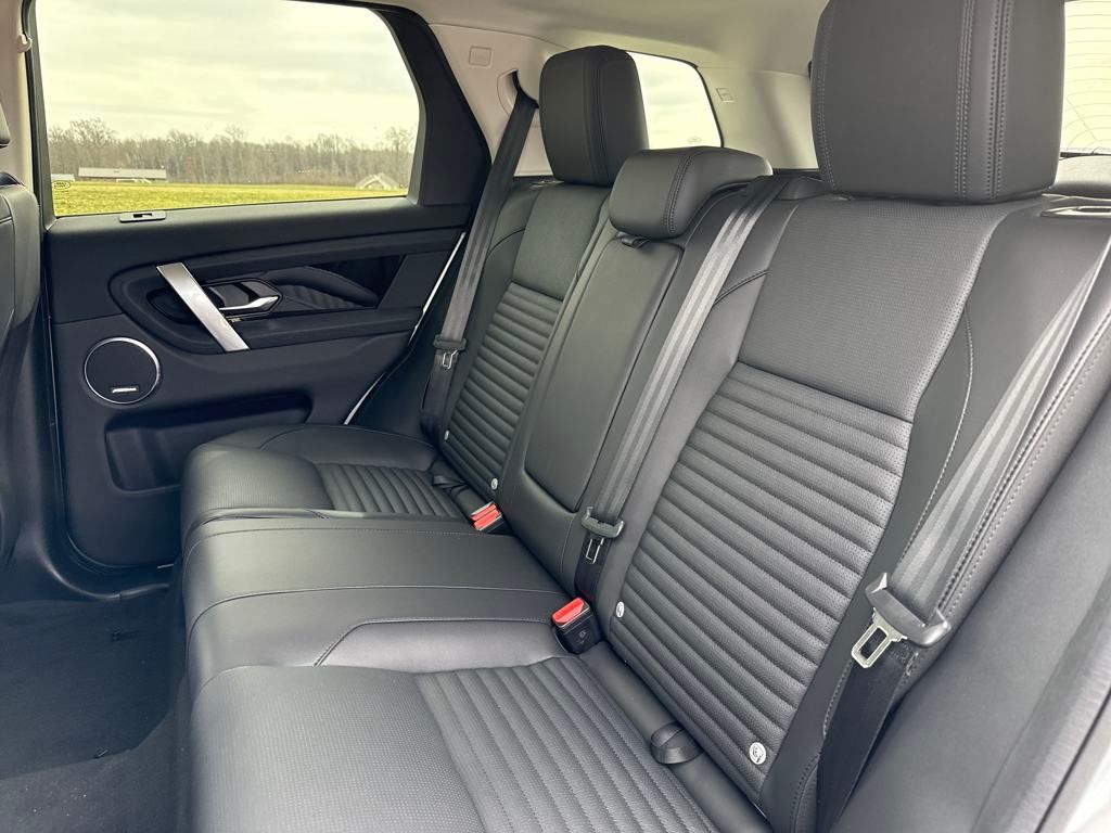 2025 Land Rover Discovery Sport S photo 15