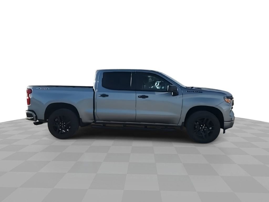 2025 Chevrolet Silverado 1500 Custom photo 9