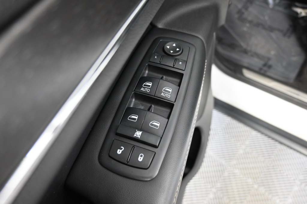 2016 Jeep Grand Cherokee Limited photo 19