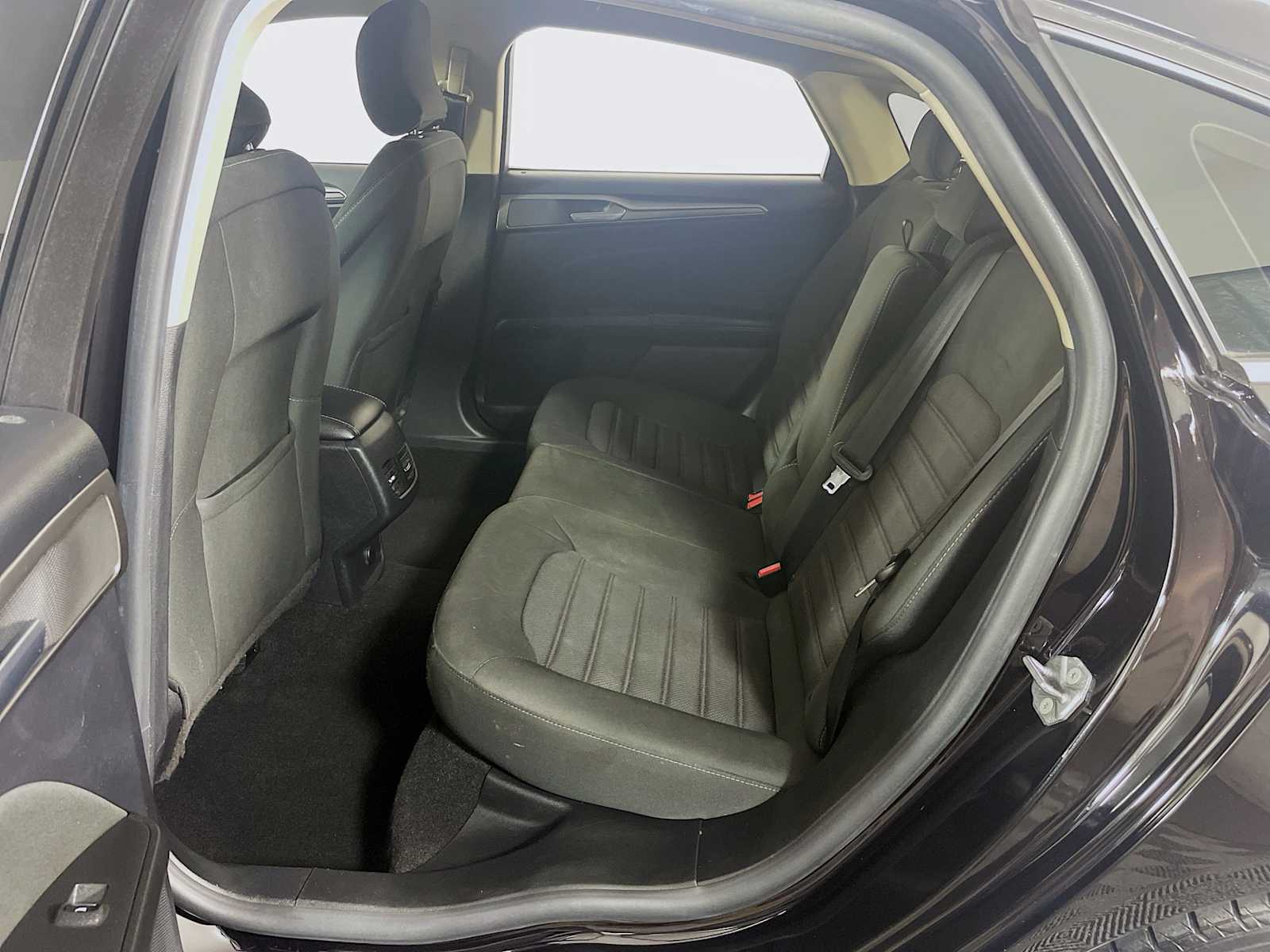 2019 Ford Fusion SE photo 16