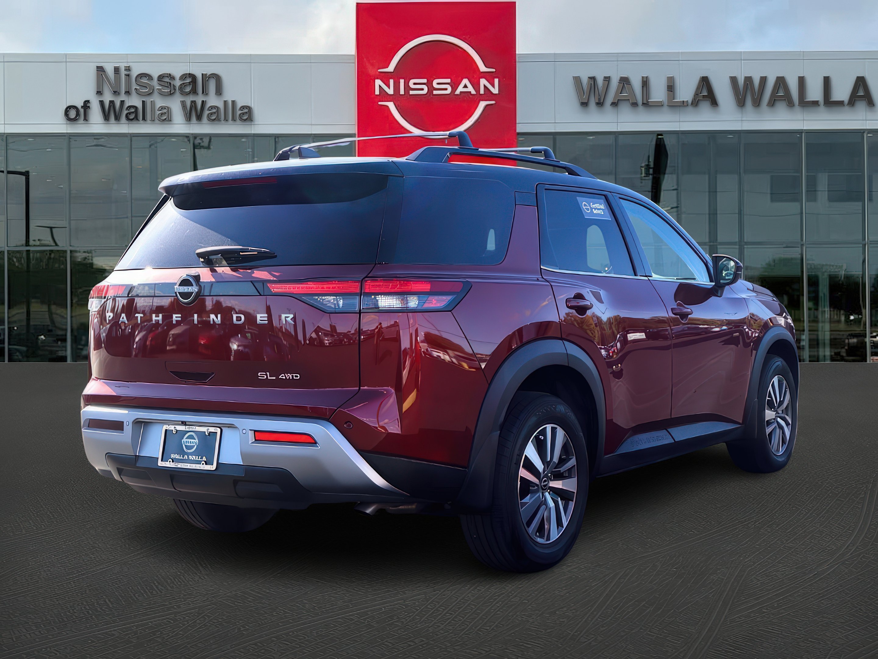 2025 Nissan Pathfinder SL photo 3