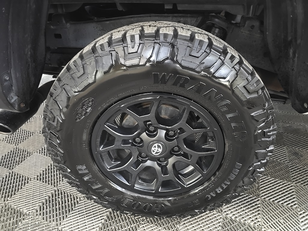 2023 Toyota Tacoma SR5 V6 photo 12