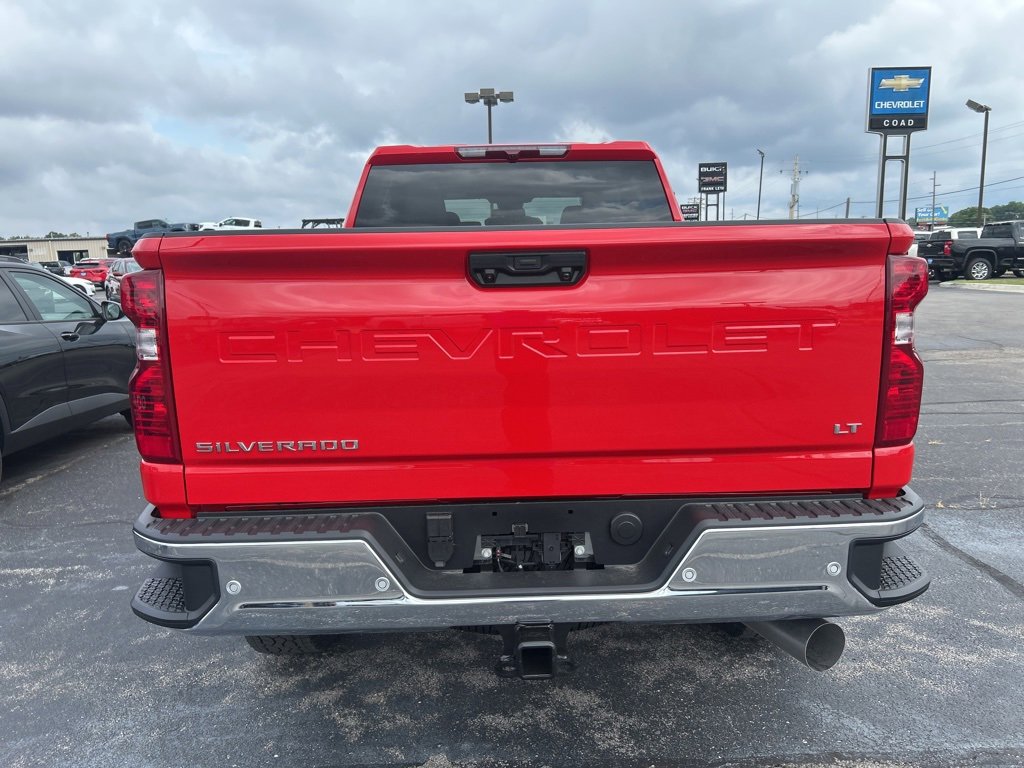 2025 Chevrolet Silverado 2500HD LT photo 4