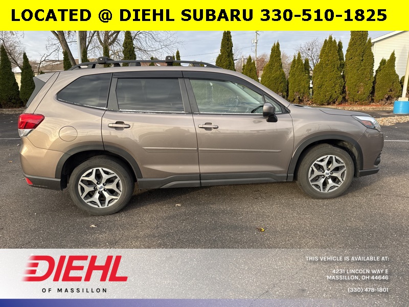 2022 Subaru Forester Premium photo 3