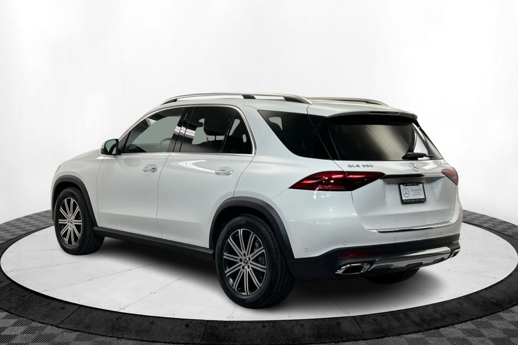 2025 Mercedes Benz GLE 350 4MATIC photo 3