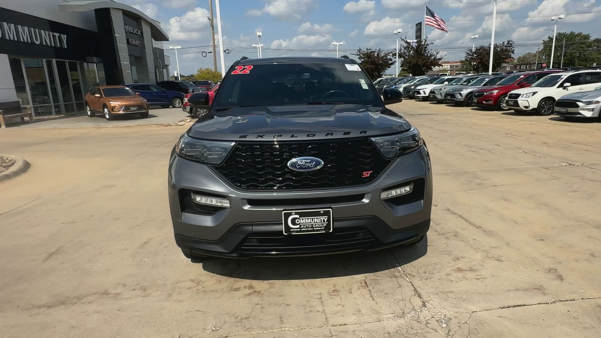 2022 Ford Explorer ST photo 2