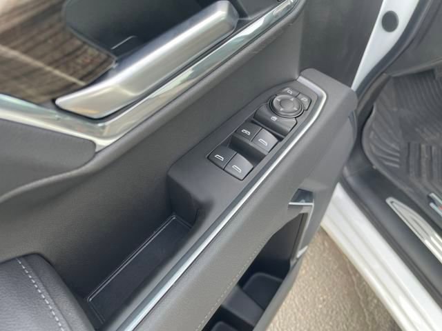2025 Chevrolet Silverado 1500 LT photo 11