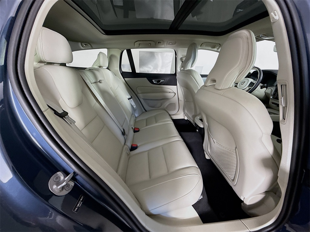 2026 Volvo V60 Cross Country B5 Plus photo 26