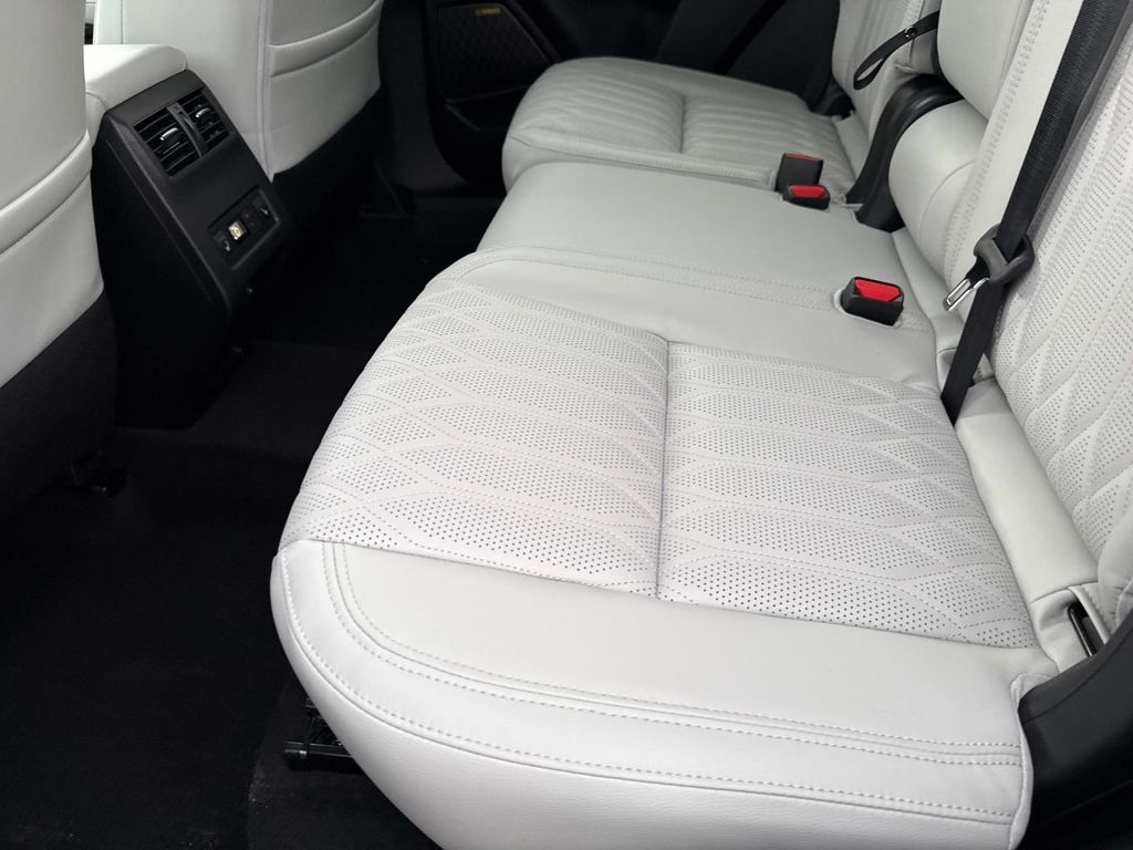 2025 Mitsubishi Outlander SEL GT photo 14