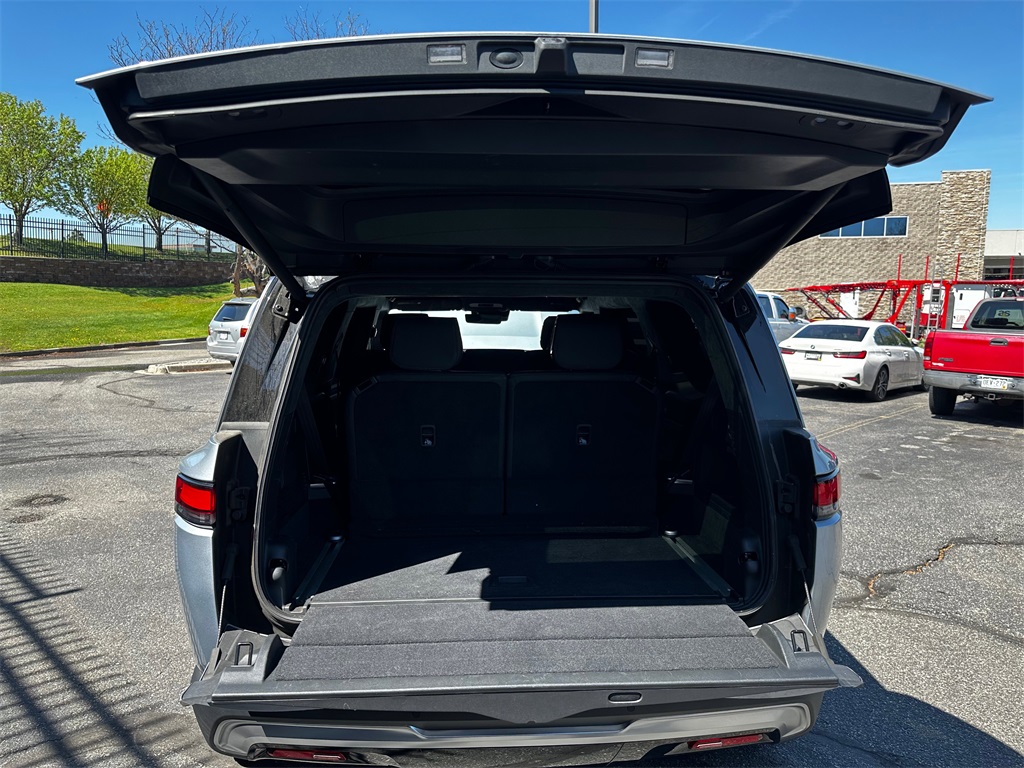 2025 Rivian R1S Adventure photo 12