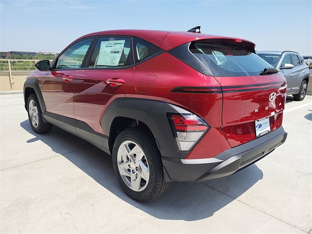 2024 Hyundai Kona SE photo 3