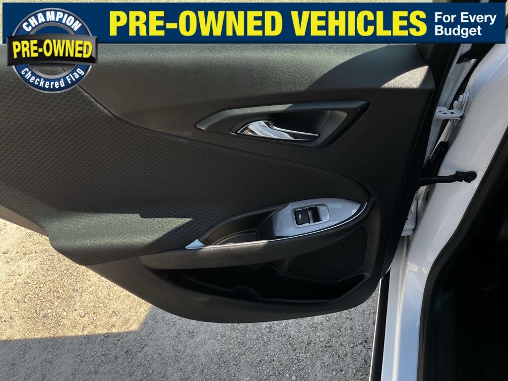 2021 Chevrolet Malibu LS photo 23