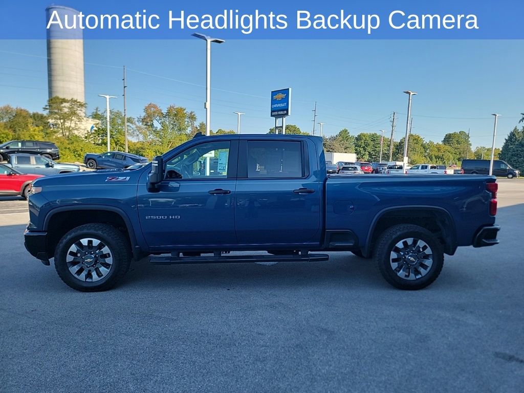 2024 Chevrolet Silverado 2500HD Custom photo 3