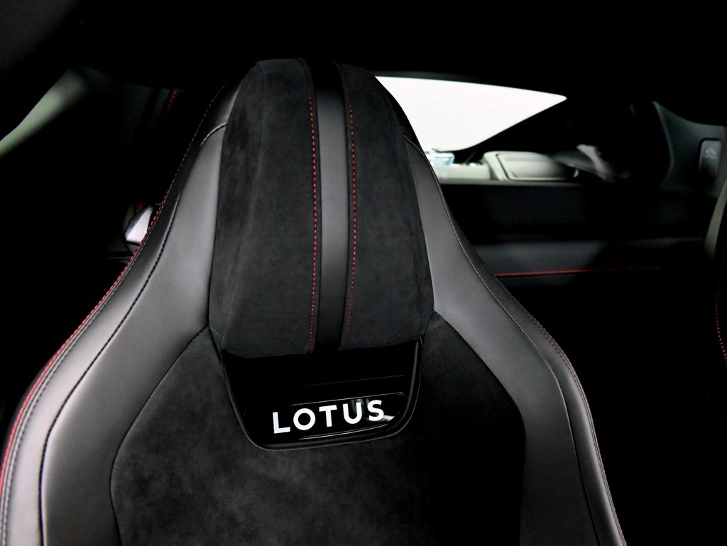 2025 Lotus Emira Base photo 9