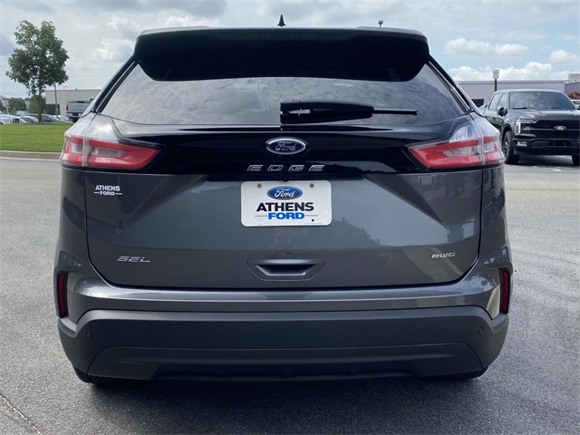 2022 Ford Edge SEL photo 2