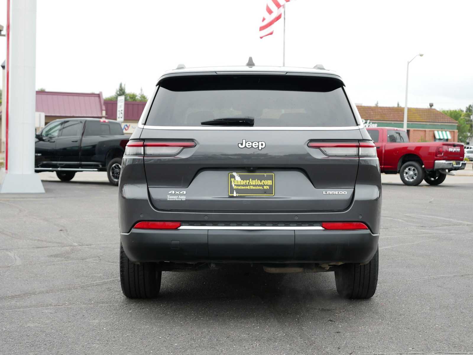 2023 Jeep Grand Cherokee Laredo photo 6