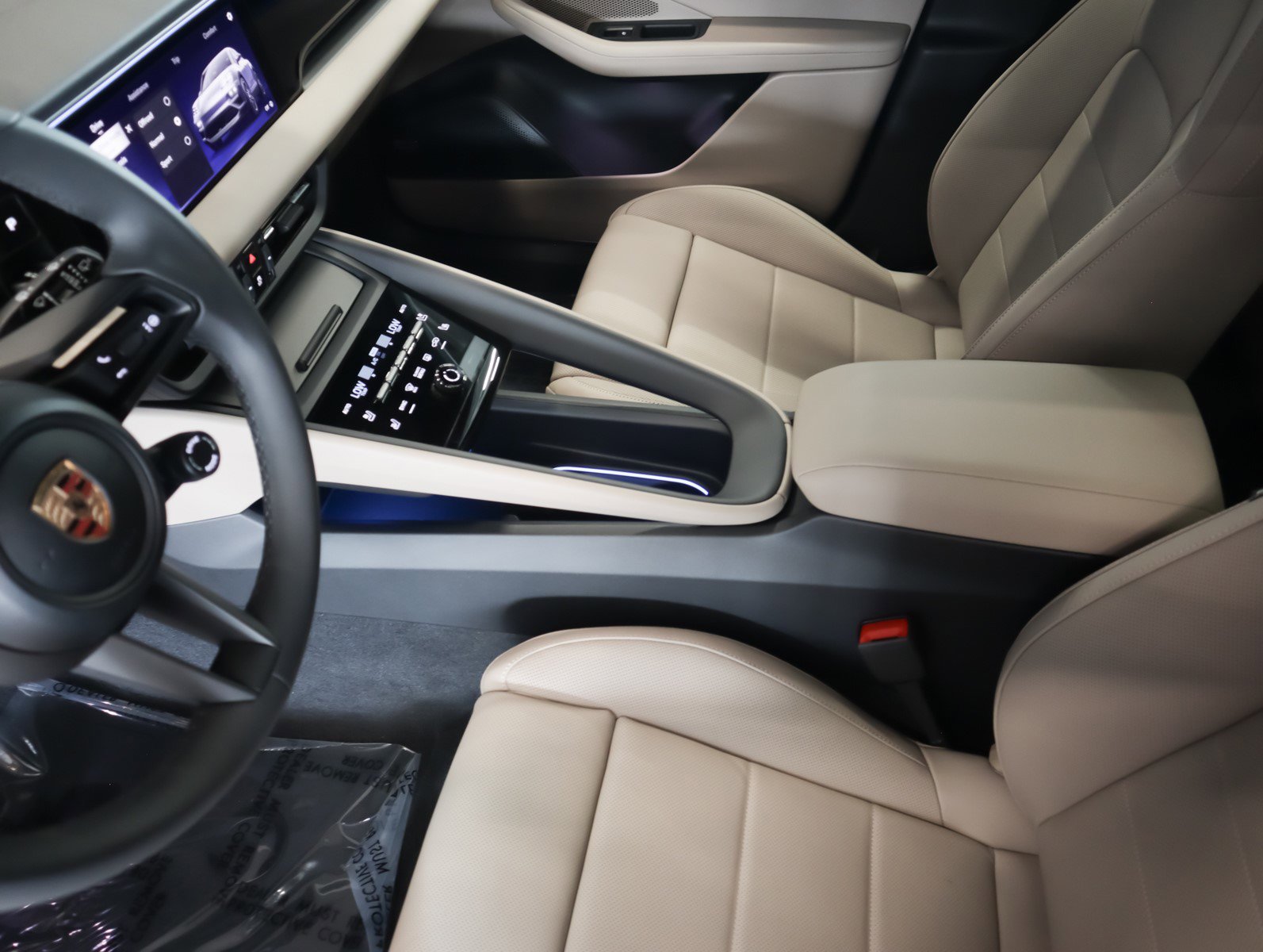 2025 Porsche Macan Electric 4 photo 22