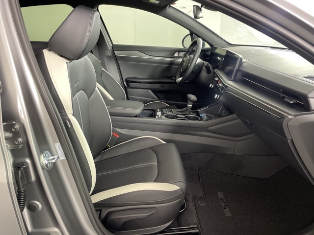 2026 Kia K5 GT-Line photo 40