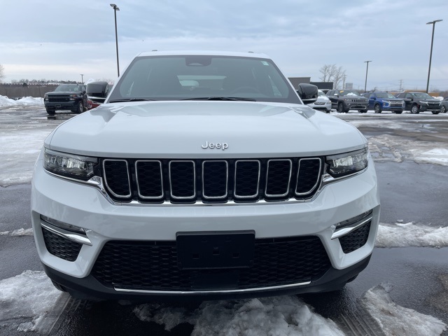 2025 Jeep Grand Cherokee Limited photo 2