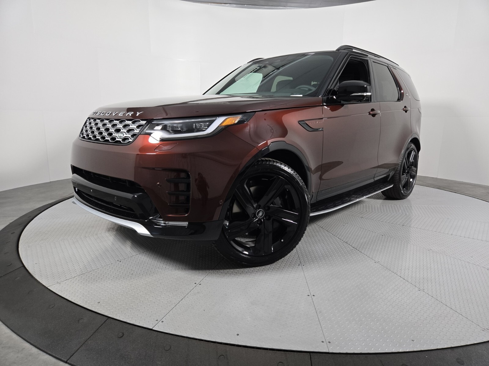 2026 Land Rover Discovery Gemini Edition's photo