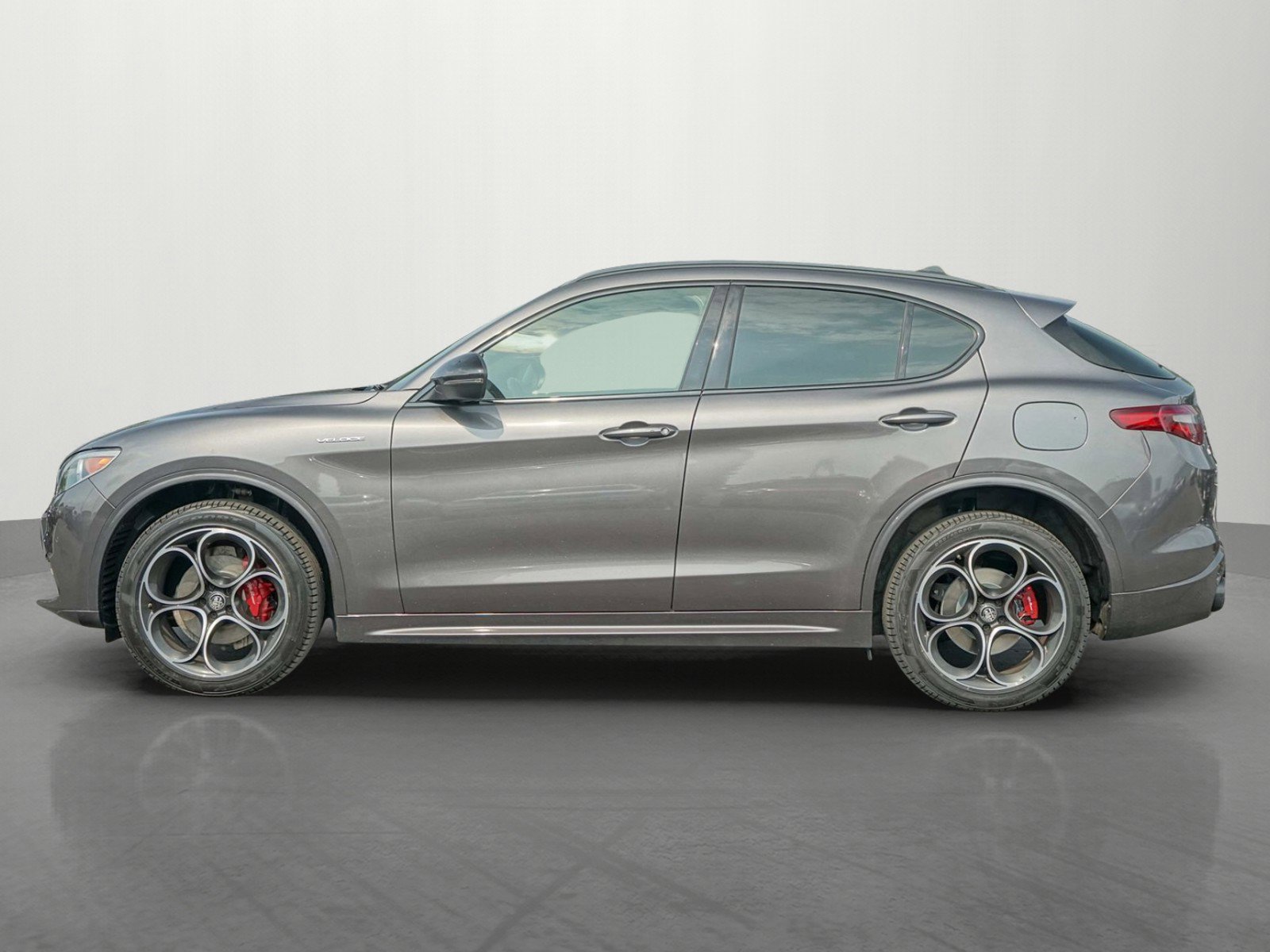 2022 Alfa Romeo Stelvio Ti Sport photo 3