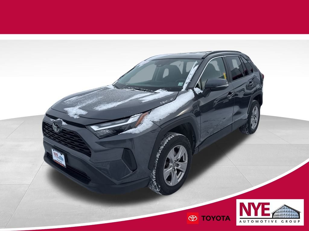 2023 Toyota RAV4 XLE's photo