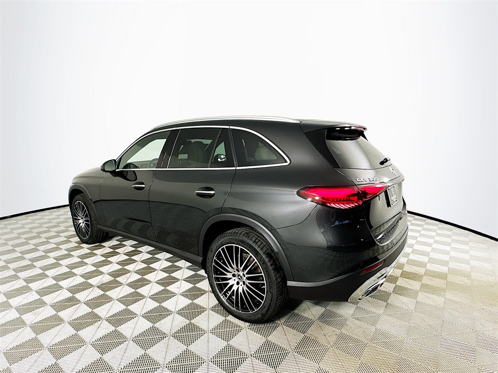 2026 Mercedes Benz GLC 300 photo 5