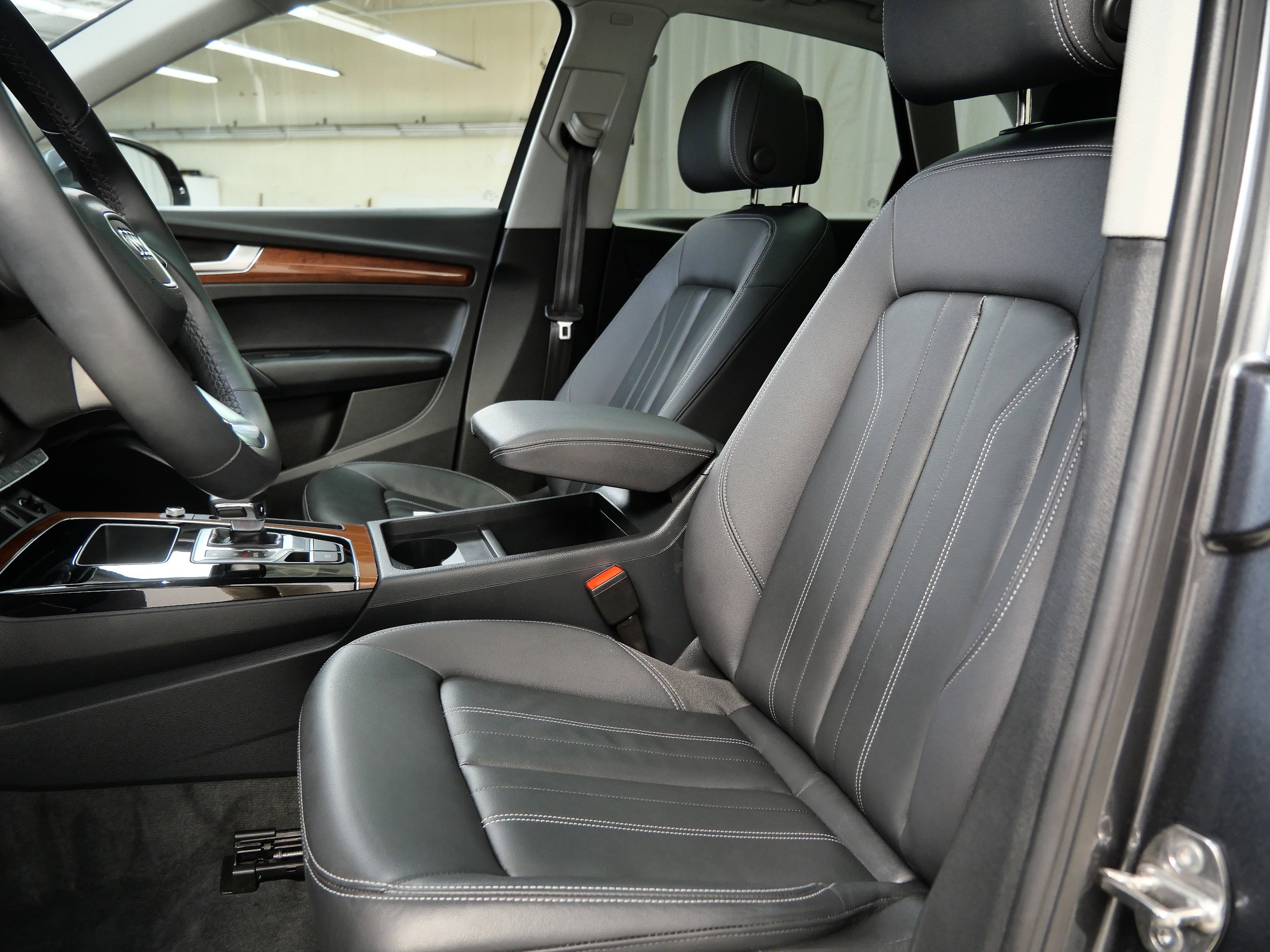 2023 Audi Q5 S line Premium photo 3