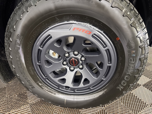2025 Nissan Frontier PRO-4X photo 18