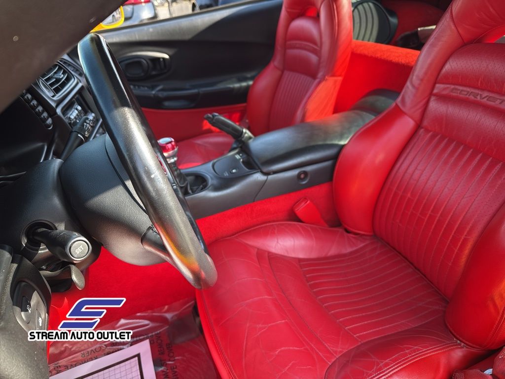 2004 Chevrolet Corvette Base photo 11